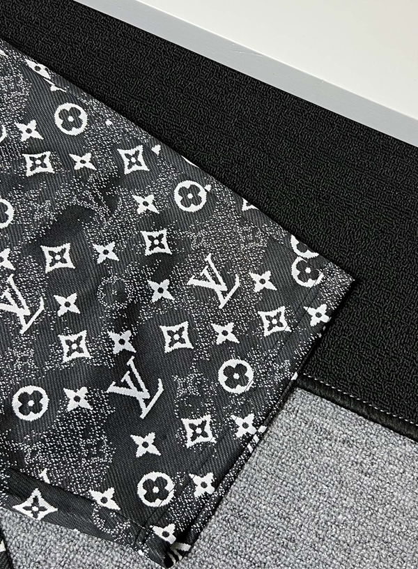 ブランドハーフパンツ側面デザイン